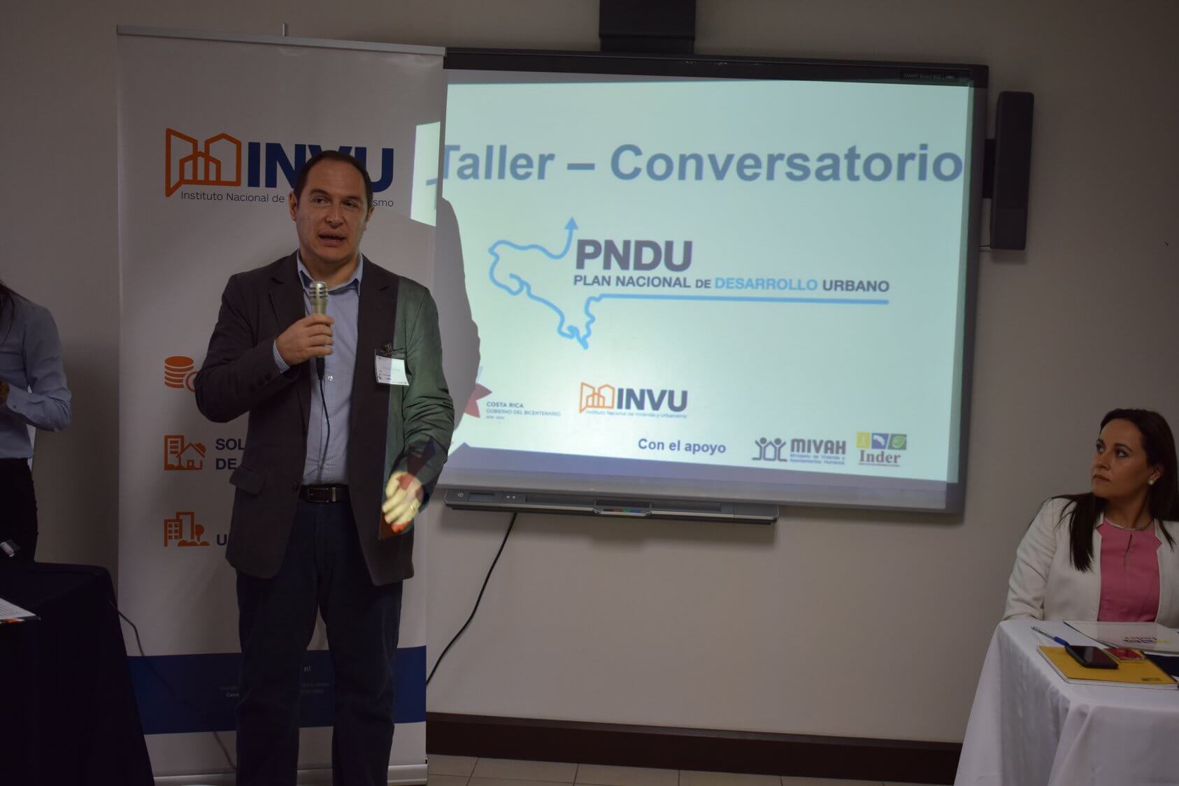 Taller conversatorio del PNDU