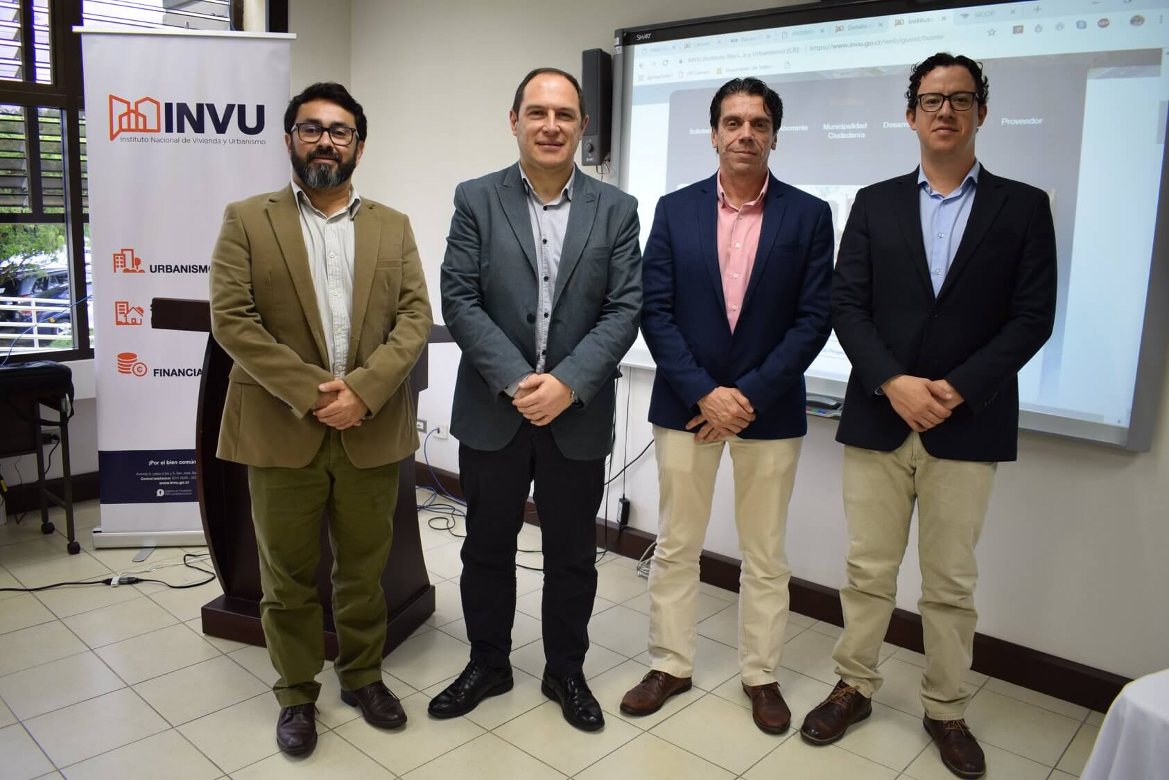 El lanzamiento contó con la presencia del Edwin Estrada - Viceministro de Telecomunicaciones. Tomás Martínez - Presidente Ejecutivo, Marco Hidalgo - Gerente General y Patricio Morera - Viceministro de Vivienda.